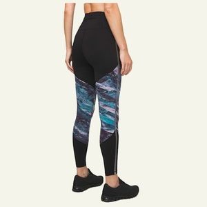 Lululemon Run To Reset Tight 25” Size 2 High Rise Leggings Black Athleisure